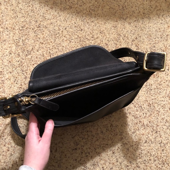 SOLD Black Coach Leather Crossbody Handbag EUC - Picture 3 of 8